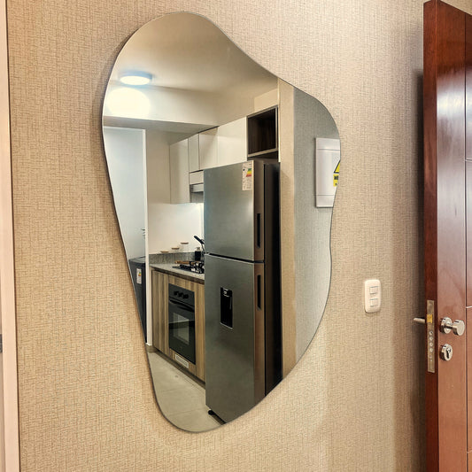 Espejo Orgánico Sin Marco 40x60 cm — Forma Blob | Borde Pulido a Mano | Hecho en Lima
